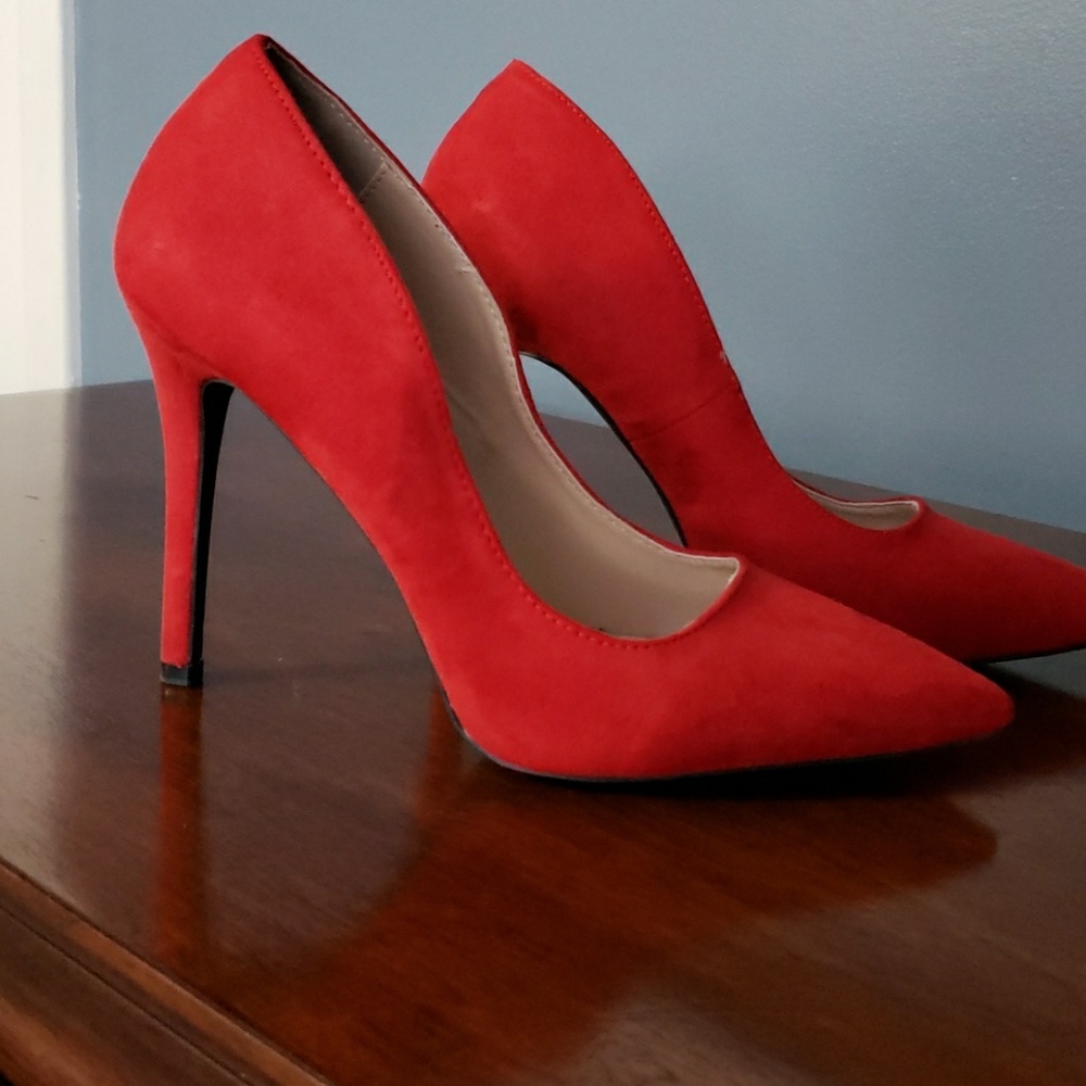 Heels - Picture 2 of 2